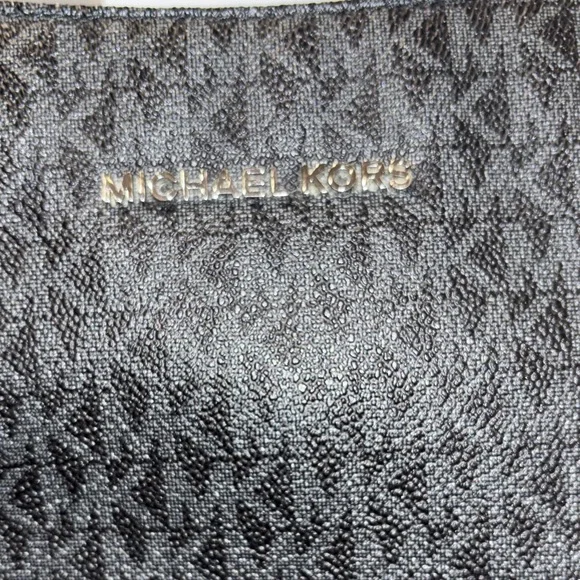 Michael Kors Signature Black Crossbody Bag - Picture 2 of 9